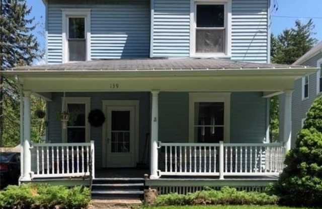 139 Strong Avenue Gallery 1