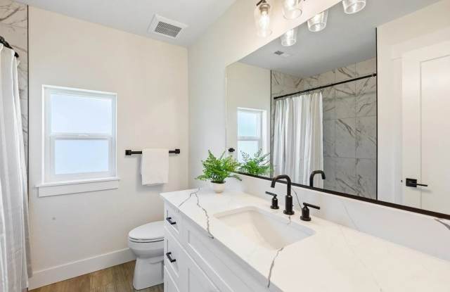 NEW Listing 3 bed/2.5 bath+ bonus area in Spokane Valley Gallery 4