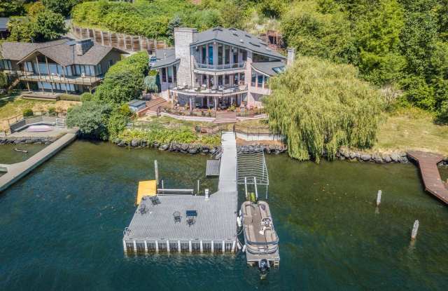 Spectacular Mercer Island Waterfront Home Gallery 3