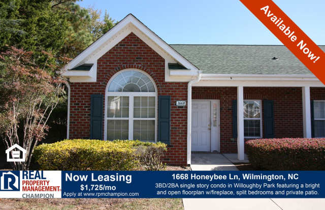 End Unit Condo with Open Floorplan and Split Bedrooms - 1668 Honeybee Lane, Wilmington, NC 28412