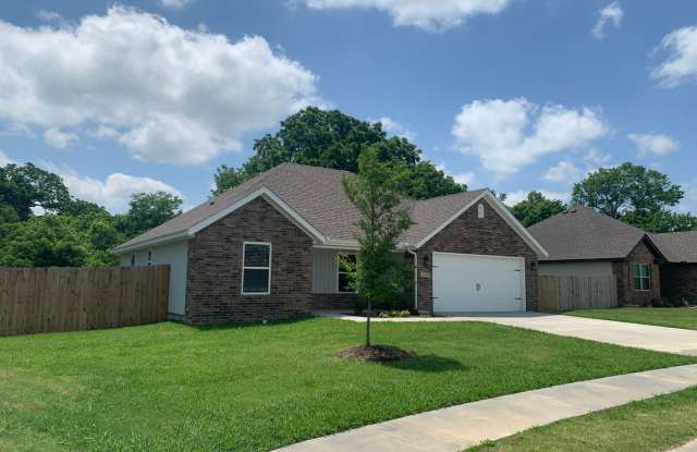 Lovely 3 Bedroom Home in Prairie Grove!! photos photos