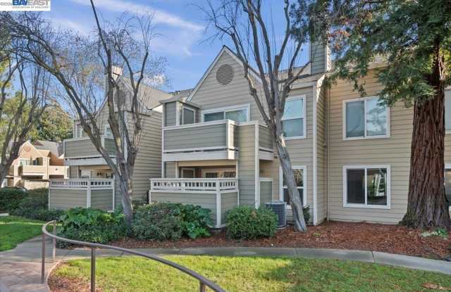 215 Reflections Dr unit: 16 photos photos