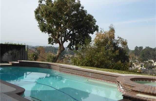 22551 La Vina Drive Gallery 4