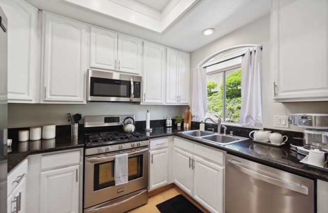 Stylish Laguna Niguel View Condo in Resort-Style Beach Community Gallery 4
