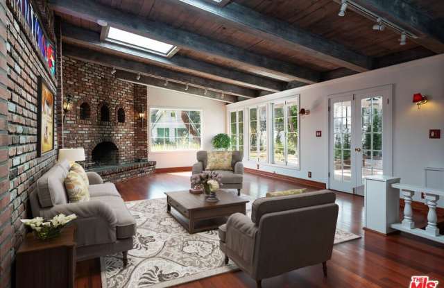 14842 Morrison St photos photos