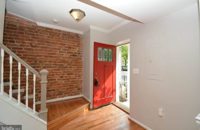 1826 LINCOLN ROAD NE Gallery 4