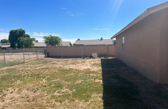 Three Bedroom Cibola Home on a large Lot. Fenced Yard and covered Patio. Gallery 4