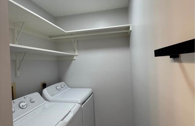 6735 South 153rd Circle - 6735 South 153rd Circle, Douglas County, NE 68137