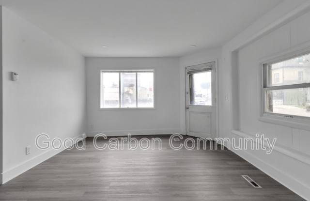 235 Oliver St Gallery 1