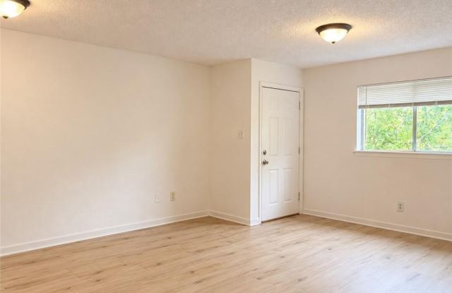 2005 Longmire Court Gallery 3
