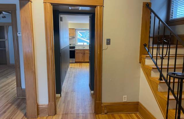 Beautiful 7 Bedroom Close by St. Thomas and Several Colleges Available 6/1 Gallery 3