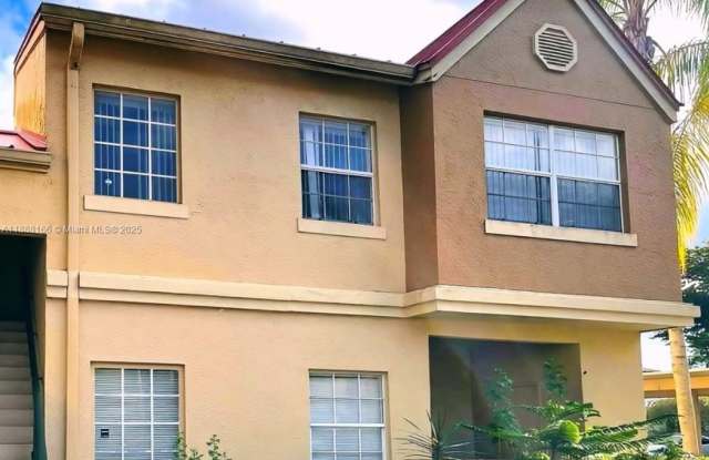 18310 NW 68th Ave photos photos