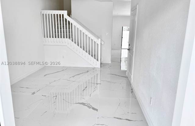 15925 SW 2 PL Gallery 3