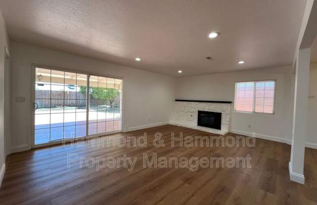 16944 Superior St. Gallery 3
