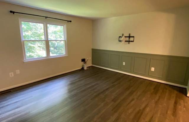 1210 THOMAS JEFFERSON PL Gallery 4
