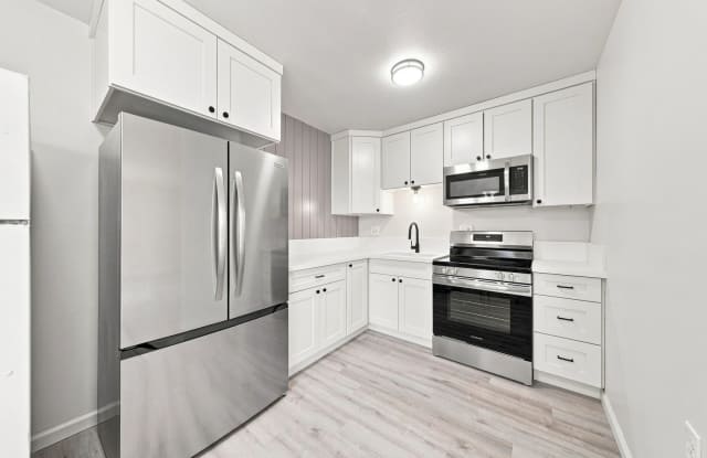 1905 East St 1-16 Gallery 1