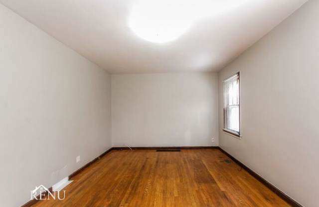 4917 Graceland Avenue Gallery 2