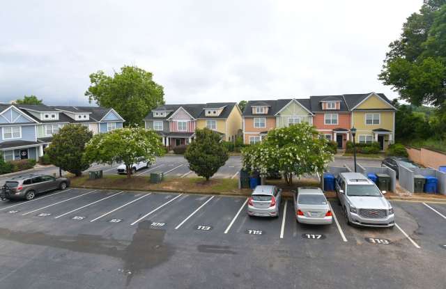 3 bedoom, 2 bath home w/ 2 car garage close to USC! Gallery 3