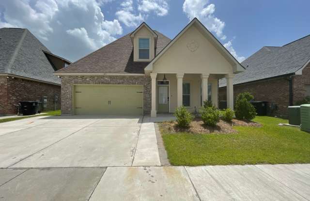 4 Bedroom House Near LSU - 161 Lake Breeze Drive, Baton Rouge, LA 70820