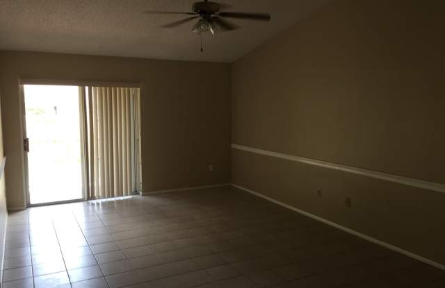 2 bed 2 bath with Fenced in backyard! photos photos