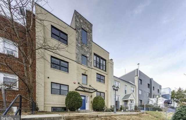 1928 3RD Street NE unit: 2 photos photos