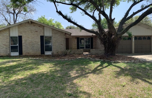 1733 Redwood Street - 1733 Redwood Street, Seguin, TX 78155