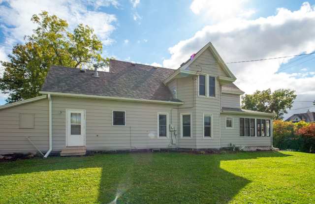 Small Town Charm | Close to Rochester | Great Green Space! Gallery 1
