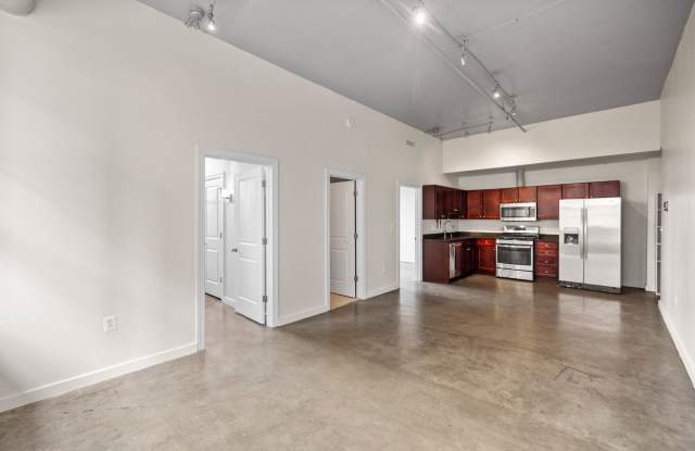 Columbia Heights Loft  | 2 Bed | 2 Bath | 850 Sf | Private Balcony | 1 Assigned Garage Parking Space Gallery 3