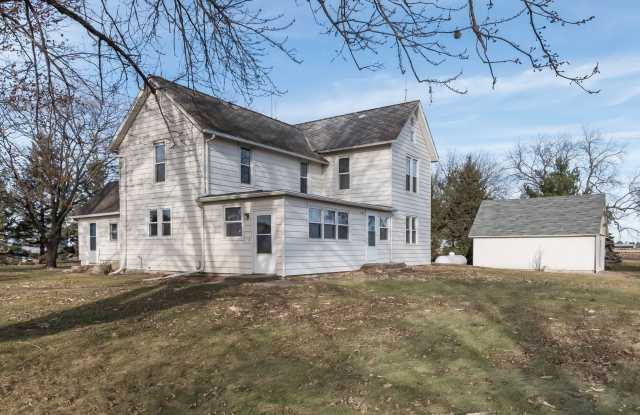 UNIQUE ACREAGE!!  4 Bedroom, 2 Bathroom House in Ames photos photos