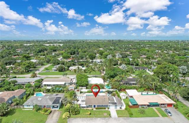 2217 NW 4th Ave photos photos