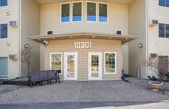 Updated 2bd/1ba Condo w/ Pool  Heated Parking! photos photos