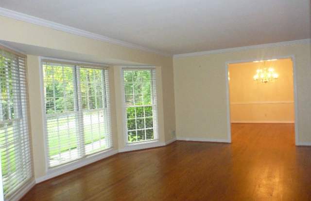 5285 Peachtree Dunwoody Rd Gallery 4