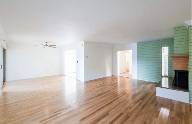 Redlands Court/Matilla Gallery 4