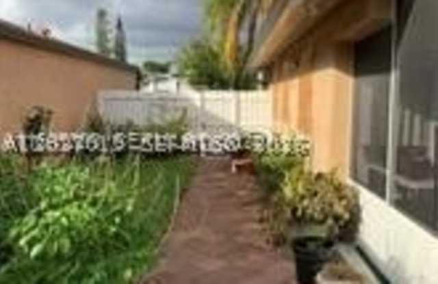 11882 SW 209th Ter Gallery 2