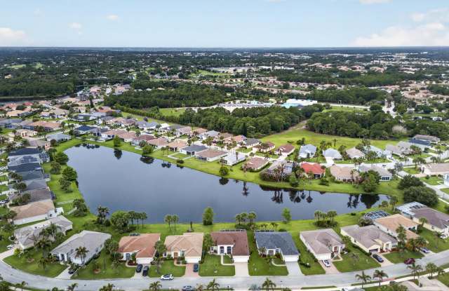 512 SW Lake Manatee Way Gallery 3