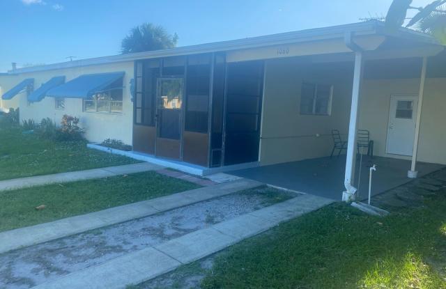 3BR/2BA HOME IN NE PALM BAY - 1060 Cable Lane Northeast, Palm Bay, FL 32905
