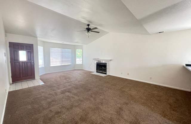 3 bed / 2 ba house - Live Oak Gallery 3