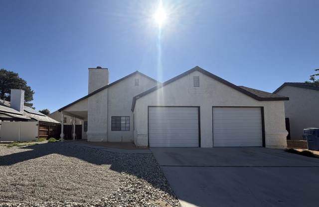 Lancaster 3 bedroom - AVAILABLE NOW! photos photos