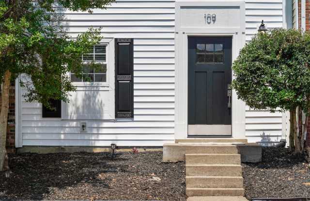 109 Greenland Ct Gallery 3