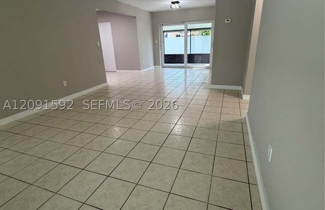 19433 SW 103rd Ct Gallery 2
