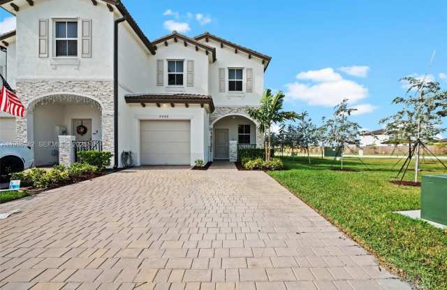 2400 SE 29TH ST photos photos