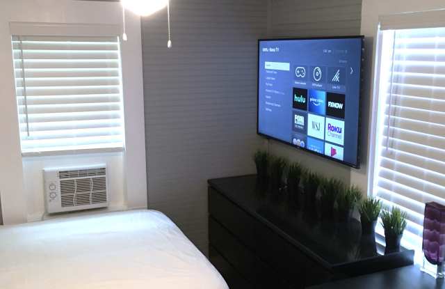 304 North Keech Street - Room 4 Gallery 4
