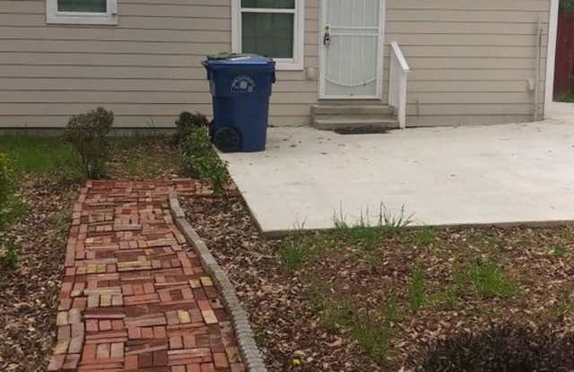 Spacious 2 Bedroom Home For Rent in Atlanta!! Renovated and Features Plenty Of Space For Only $1,850.00 Per Month!!! Gallery 3