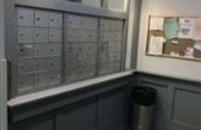 196 Crown Street Gallery 3
