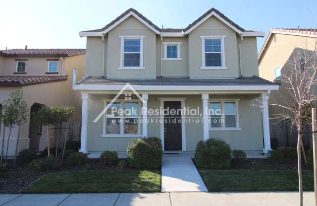 Very Nice 3bd/2.5ba North Natomas Home with 2 Car Garage photos photos