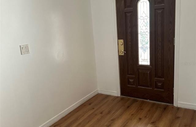 6792 TAMARIND Circle Gallery 2