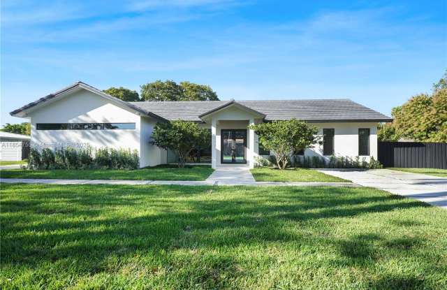8765 SW 175th St photos photos