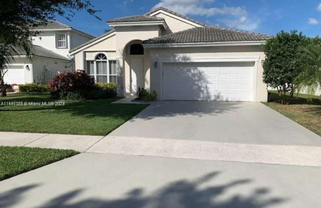 6553 Spring Meadow Dr - 6553 Spring Meadow Drive, Greenacres, FL 33413
