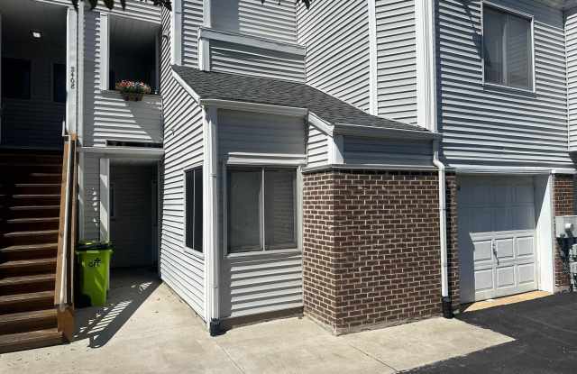 2404 CREEKSIDE Drive unit: 52 photos photos 2404 CREEKSIDE Drive unit: 52 photos photos