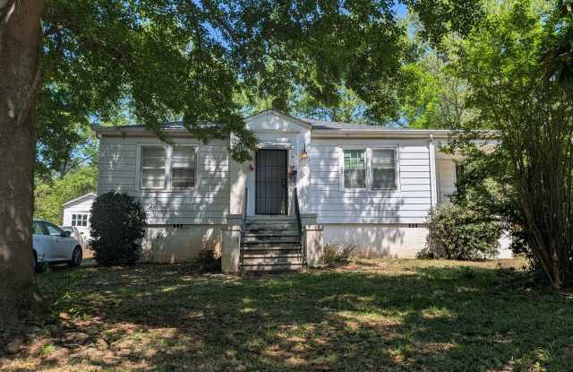 Newly Renovated, Large Yard, Extra Storage photos photos